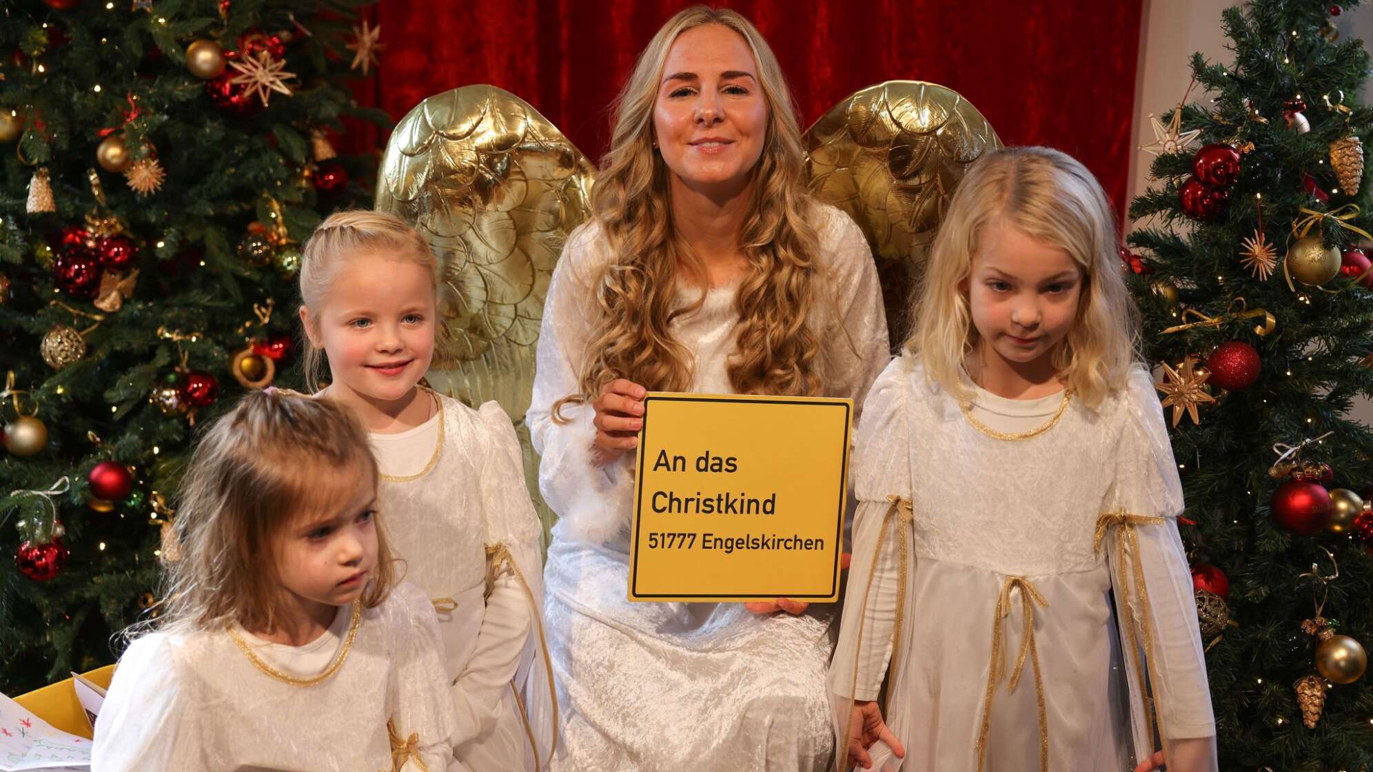 Eröffnung der Christkindpostfiliale in Engelskirchen