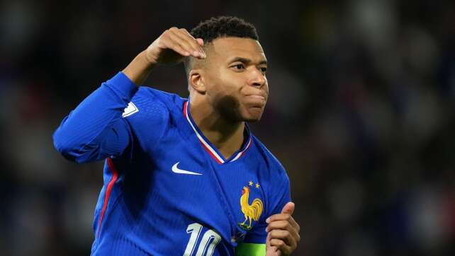 Frankreich fährt dank Mbappé zur WM - Ronaldo sieht Rot