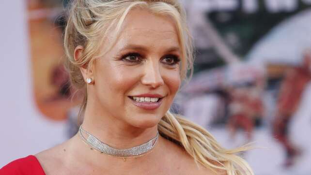 Britney Spears feiert Pyjamaparty mit Kardashian-Schwestern