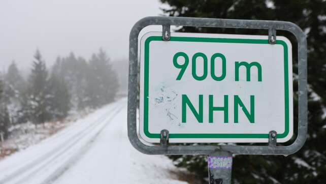 Nasskaltes Novemberwetter - Schnee auf den Bergen