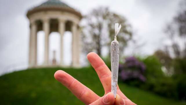 Ist das Kiff-Verbot im Englischen Garten rechtens?