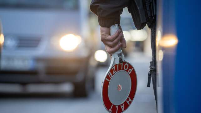 Chatbot gibt falschen Rat – Männer reisen mit Waffen ein