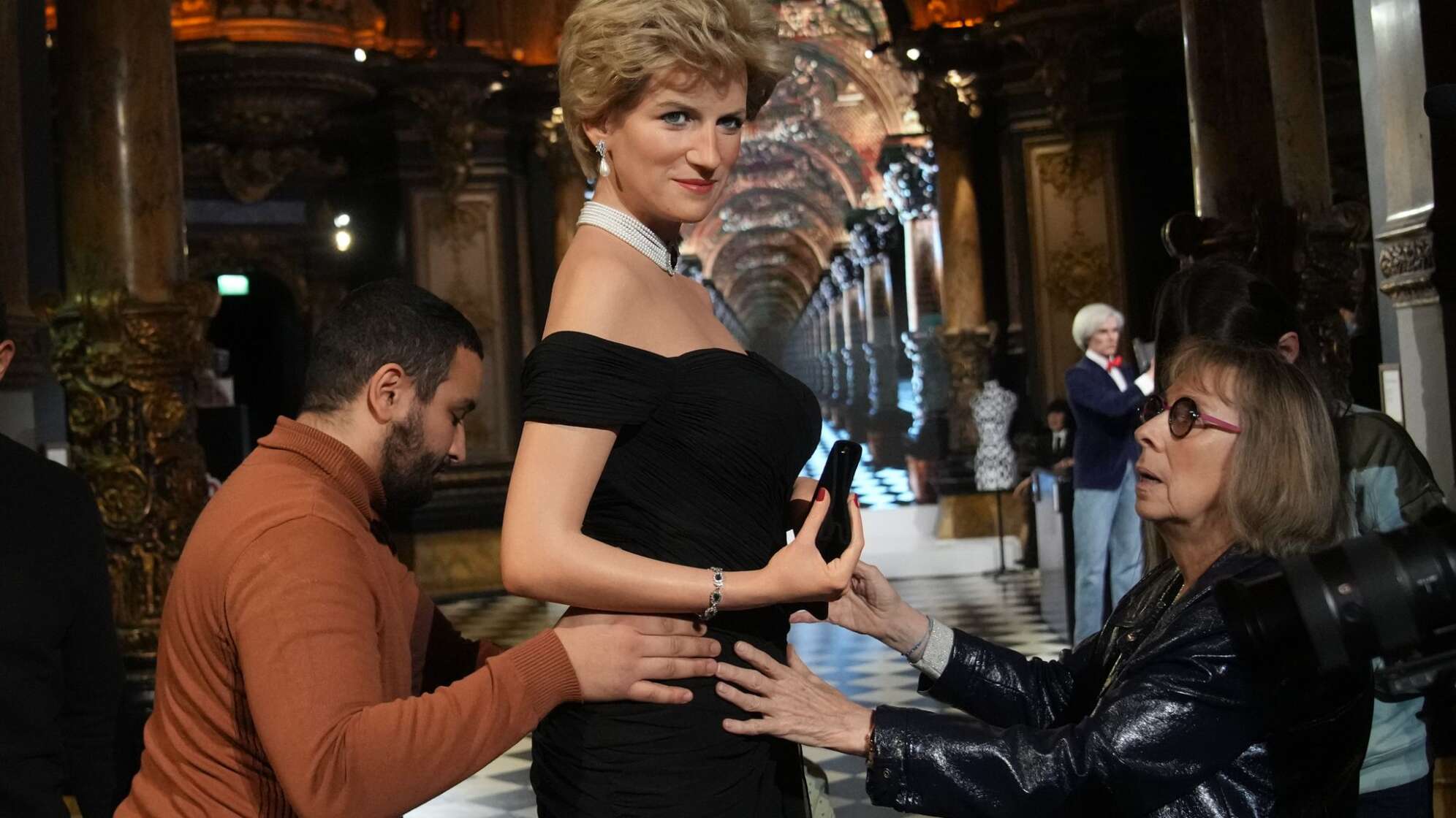 Lebensgroße Wachsfigur von Lady Di im Grévin-Museum Paris