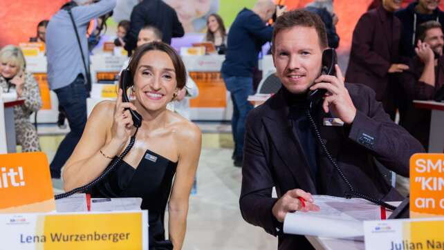 Nagelsmann und Freundin Lena helfen beim RTL-Spendenmarathon