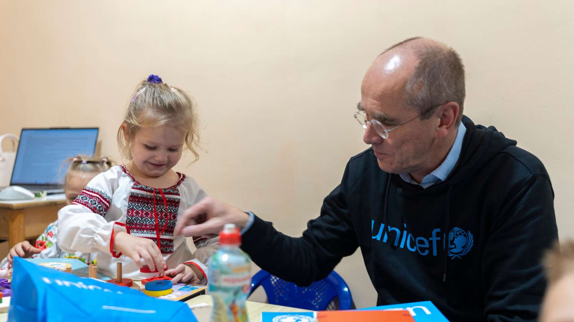 Unicef-Geschäftsführer Schneider in der Ostukraine