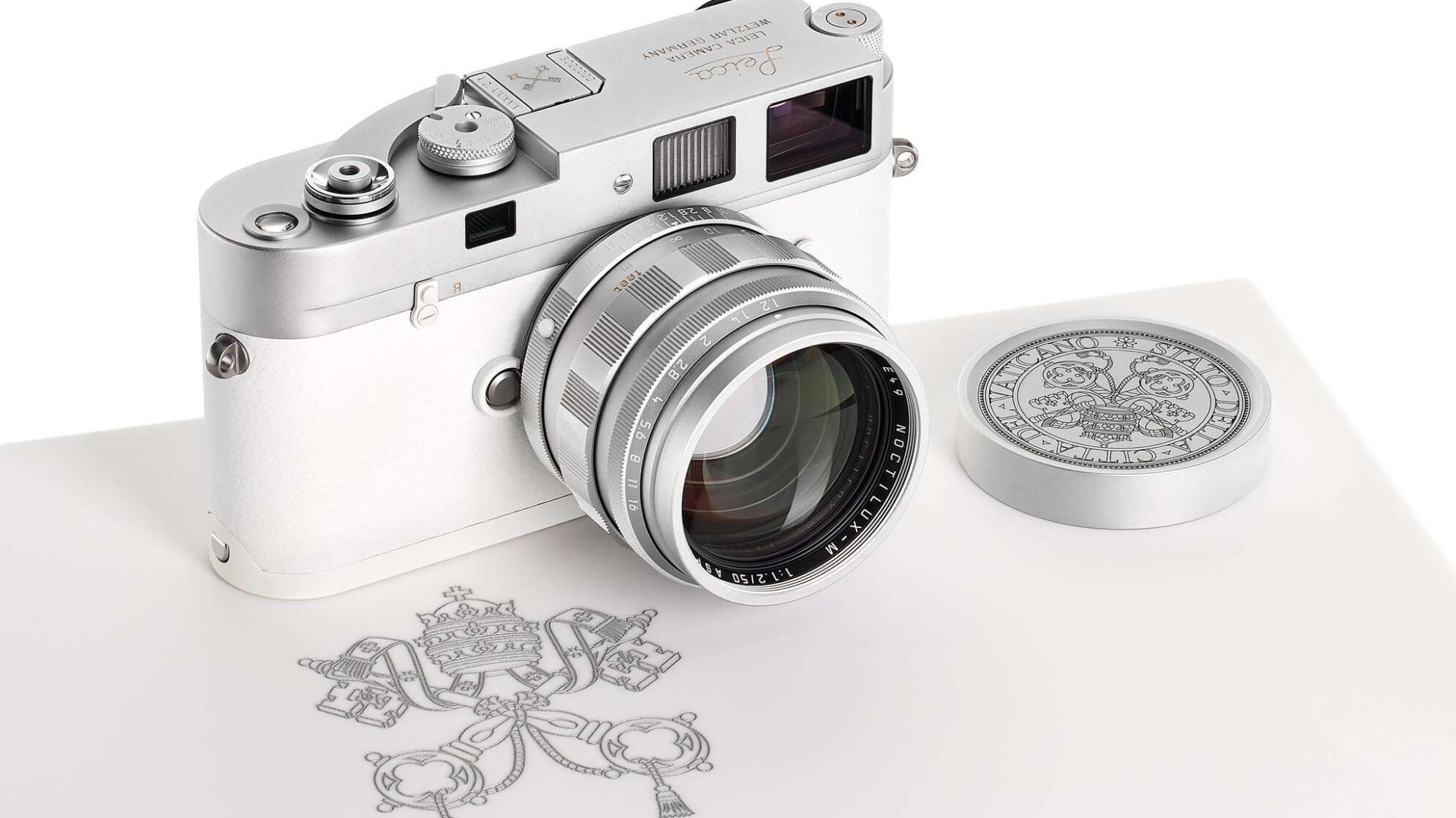 Leica-Kamera aus dem Besitz von Papst Franziskus