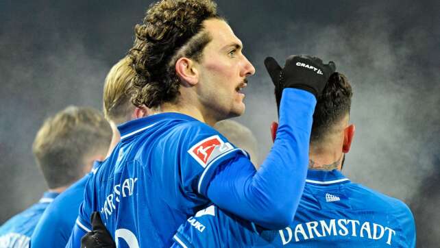 Wilder Heimsieg gegen Fürth: Darmstadt bleibt oben dran