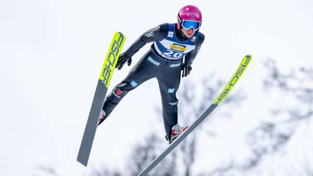 Lichtblick bei schwerem Start: Hoffmann springt aufs Podest