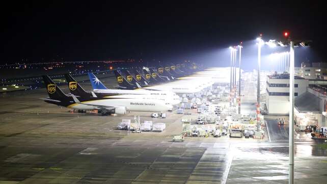 Blitzeis legt Flugbetrieb in Köln/Bonn für 45 Minuten lahm