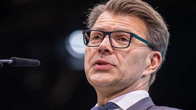 EU-Topjob mit Kanzlergehalt: CDU-Mann für Posten bestätigt