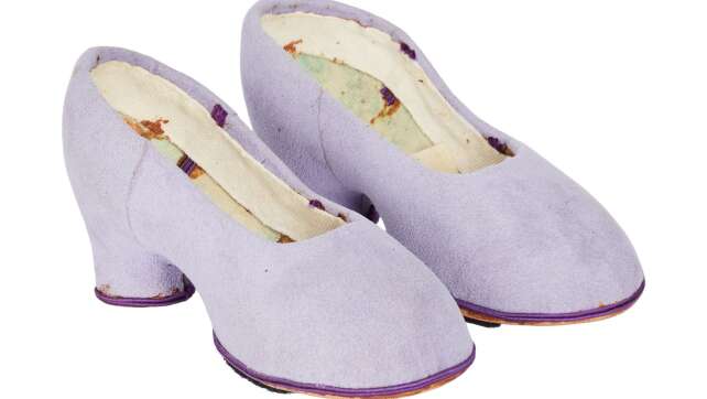 Schuhe von Miss Piggy versteigert - Andenken an Jim Henson