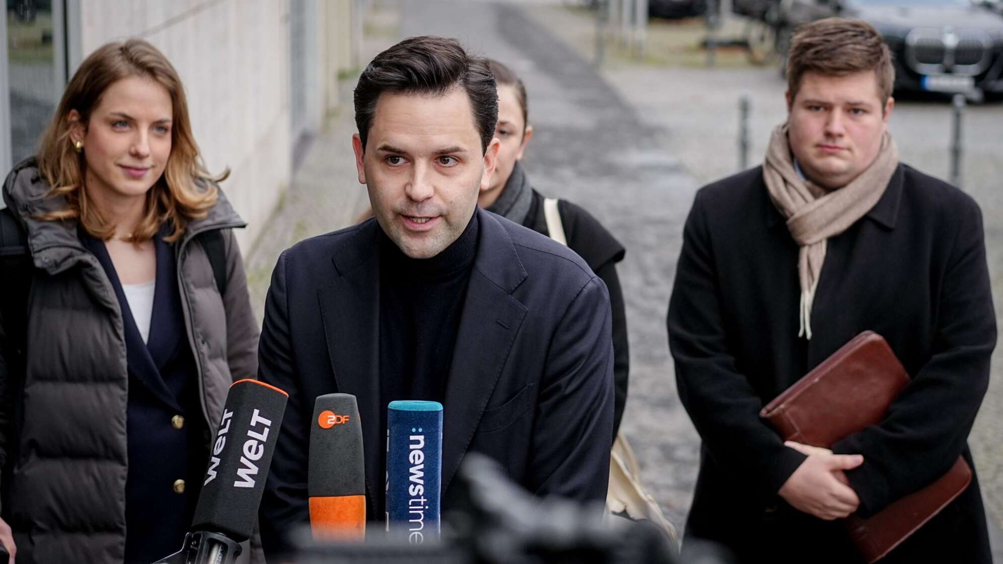 Gremiensitzungen und Statements der Bundesparteien