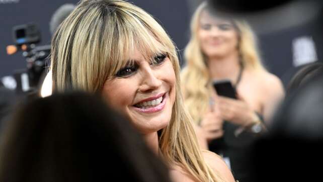 Heidi Klum moderiert WM-Auslosung in Washington