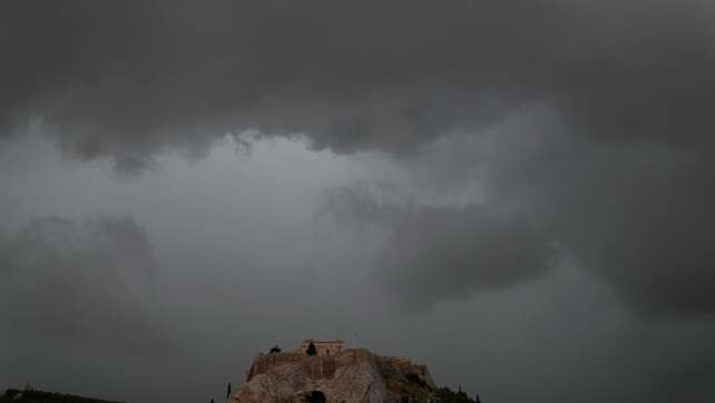 Sturm trifft Ägäis – Straßen überflutet, Schulen geschlossen