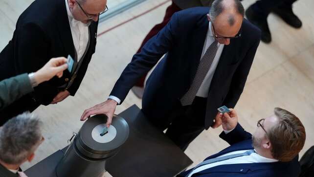 Bundestag korrigiert Ergebnis: Nur 318 Ja-Stimmen