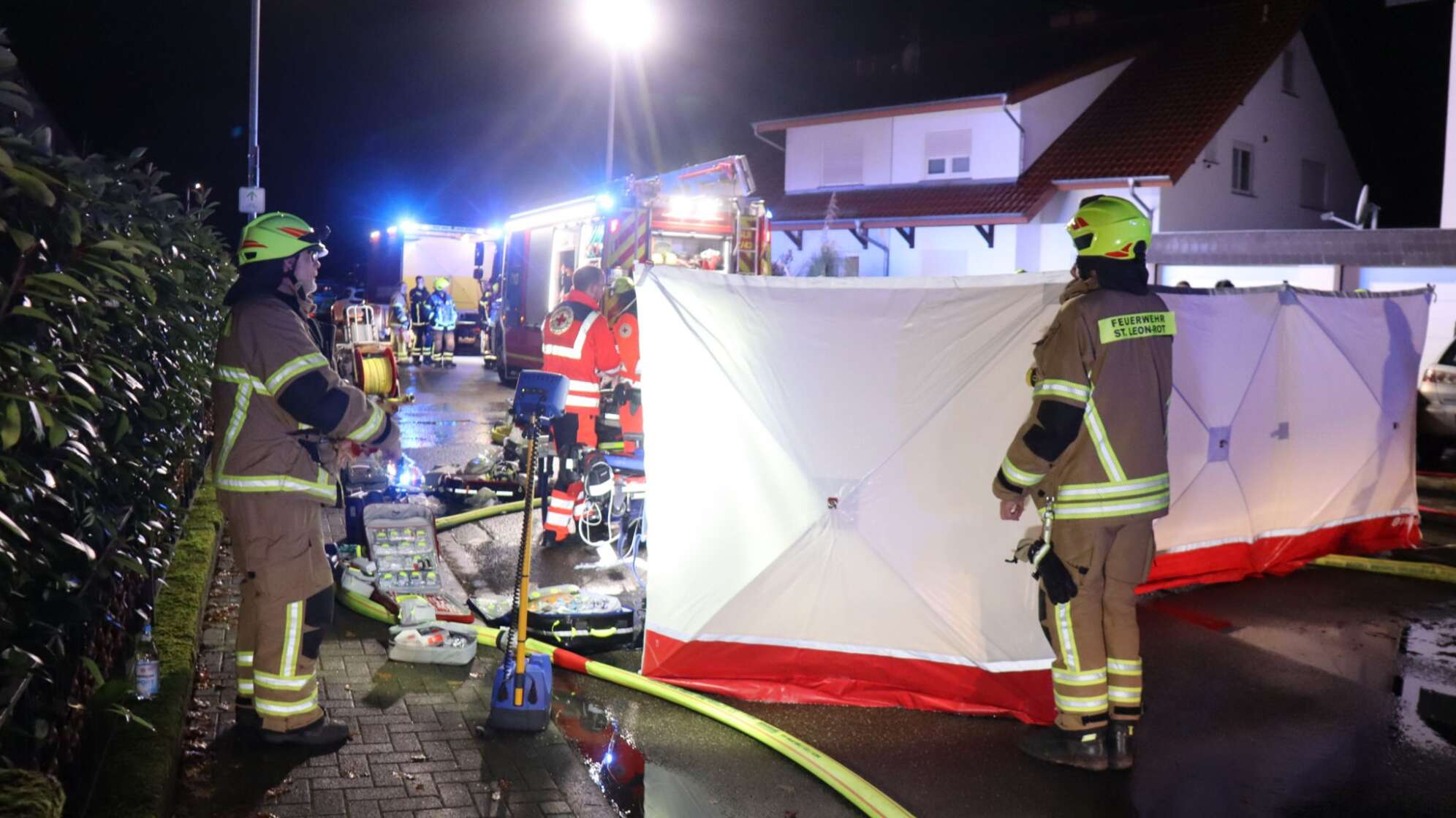 Zwei Tote bei Brand in Einfamilienhaus
