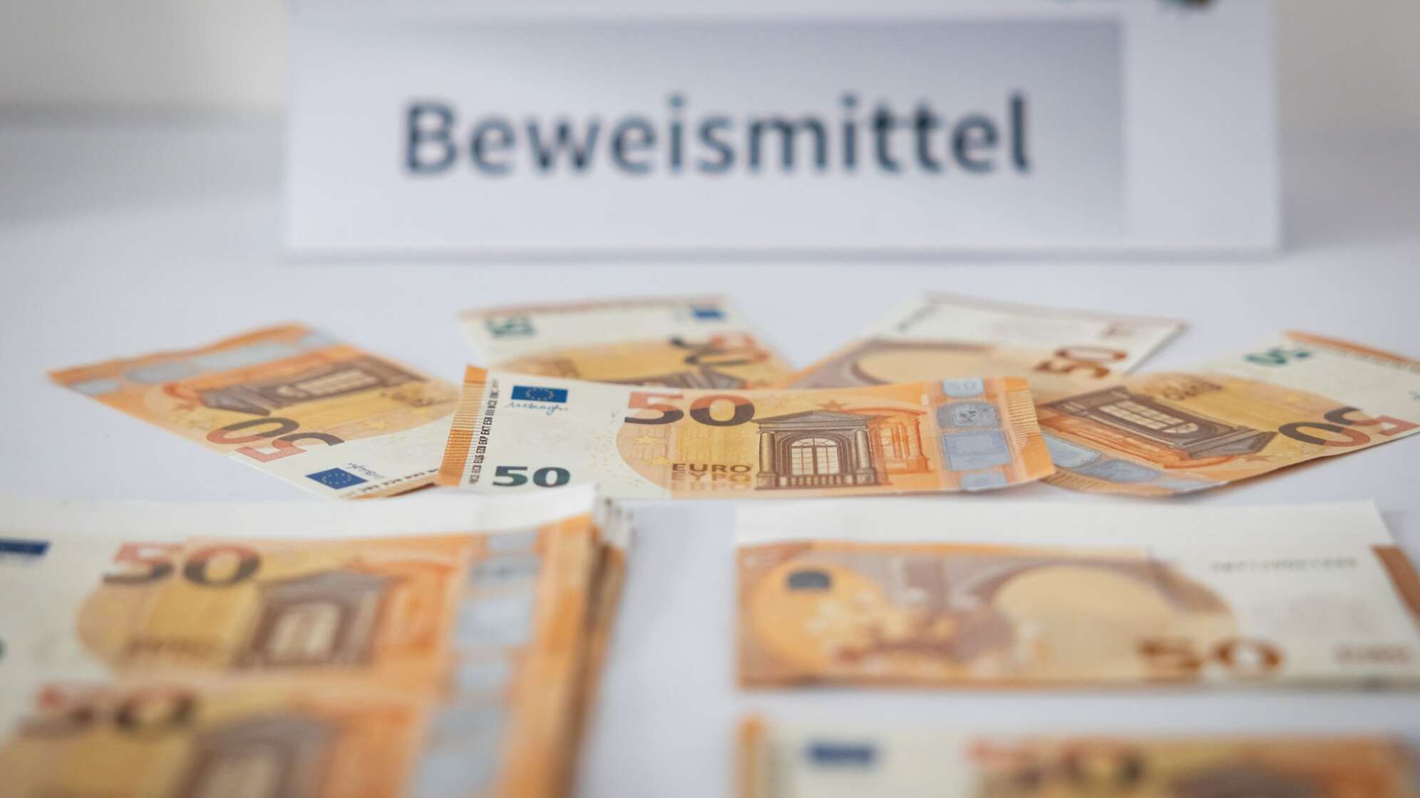 Pressekonferenz zu Geldfälscherei