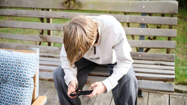 Australiens Social-Media-Verbot für alle unter 16 in Kraft