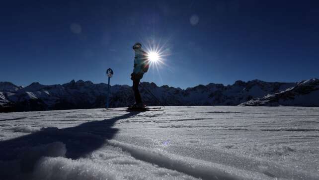 Kalte Nebelsuppe im Tal und Sonne in den Bergen