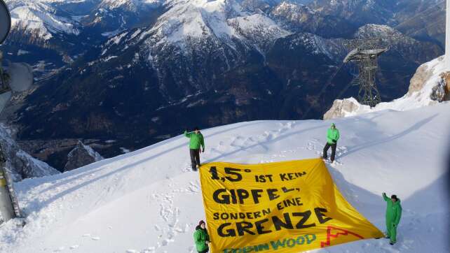 Zehn Jahre Klimaabkommen - Demo auf Zugspitze