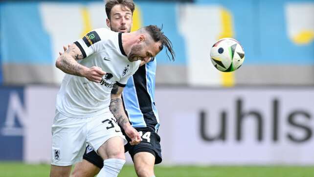 Gelb-Rot für Volland: Münchner «Löwen» siegen in Unterzahl