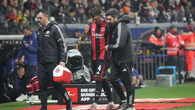 Eintracht-Kapitän Koch an der Wade verletzt