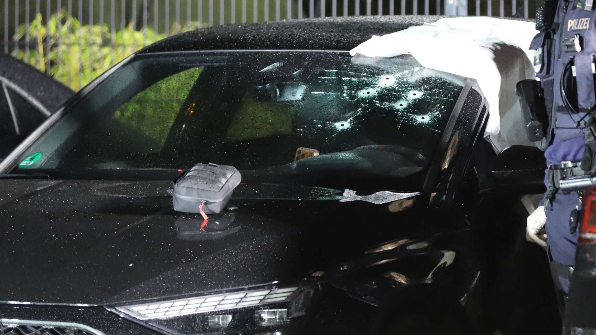 Er saß im Auto: 36-Jähriger in Köln angeschossen