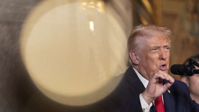 Trump zu Epstein-Fall: Mag Clinton-Fotos nicht