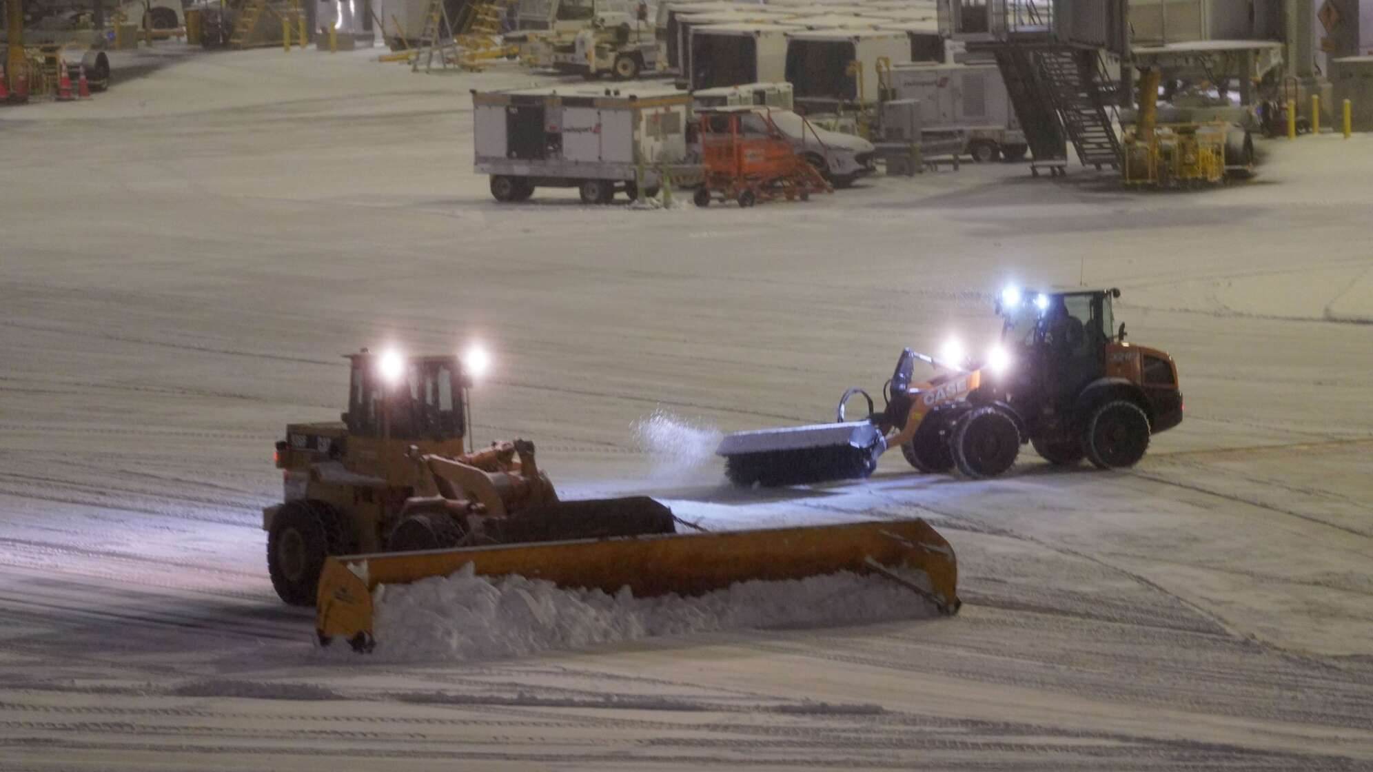 Wintersturm im Nordosten der USA - Flughafen New York