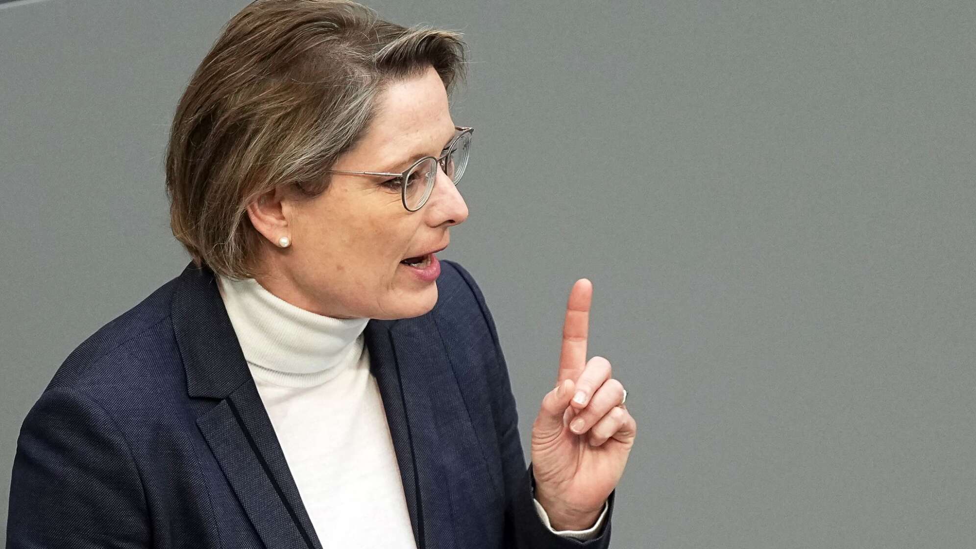 Justizministerin Hubig gegen Klarnamenpflicht im Internet