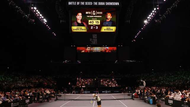 Tennis-Duell der Geschlechter: Kyrgios schlägt Sabalenka