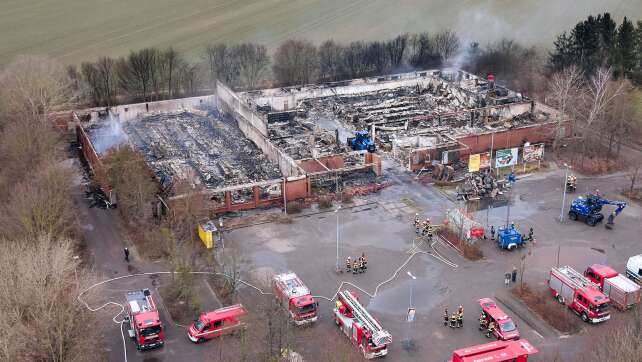 Großbrand durch Pyrotechnik – Jugendliche unter Tatverdacht