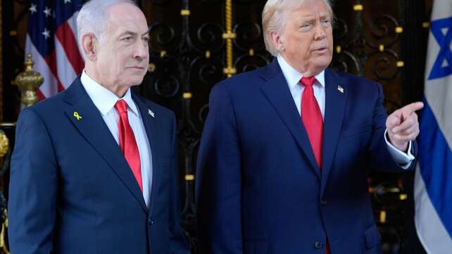 Trump unterstützt bei Neuaufrüstung Angriffe auf Iran