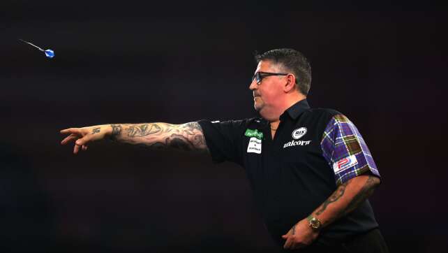 Duell der Darts-Riesen: Anderson wirft van Gerwen raus
