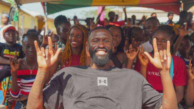 Antonio Rüdigers Weihnachtsreise nach Sierra Leone