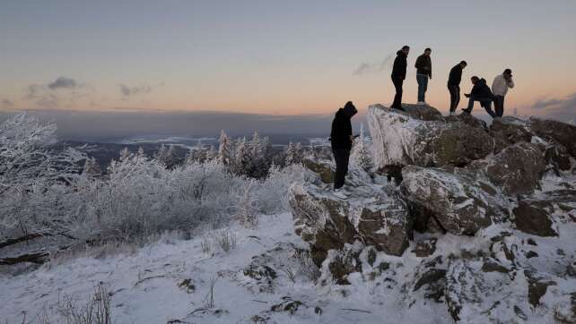 Schneeschauer und Frost – Wetter bleibt winterlich