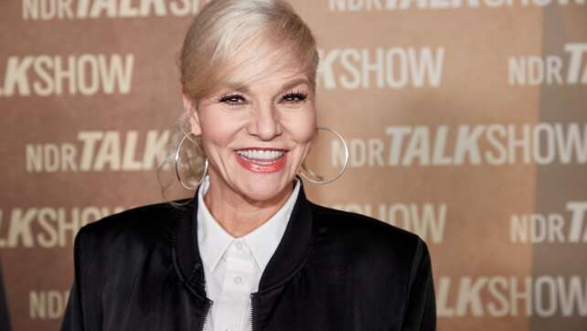 Ina Müller sammelt Ideen für Lieder in «Steinzeit-Kalender»