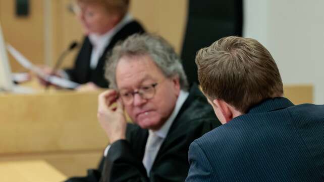 Richter auf der Anklagebank schuldig gesprochen