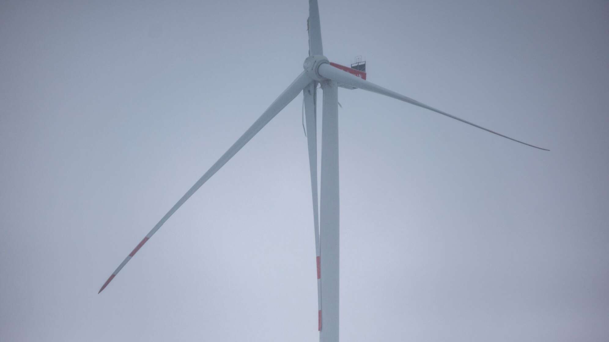 A44 gesperrt - Problem mit Windrad