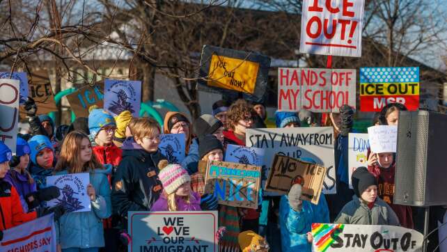 Proteste nach tödlichen Schüssen in Minneapolis halten an