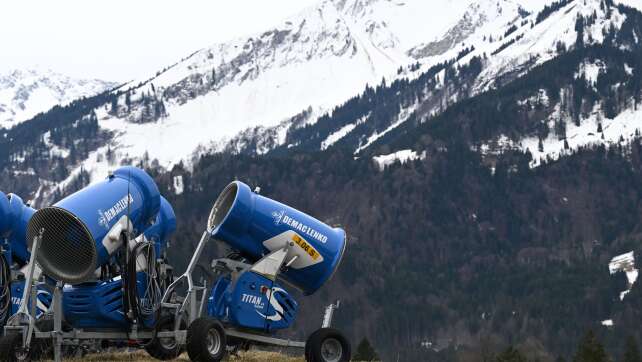Aiwanger kritisiert Förderstopp für Schneekanonen in Bayern