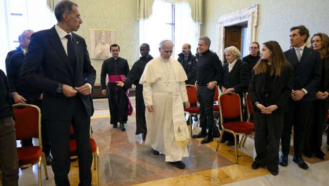 Papst spricht Hinterbliebenen von Crans-Montana Trost zu