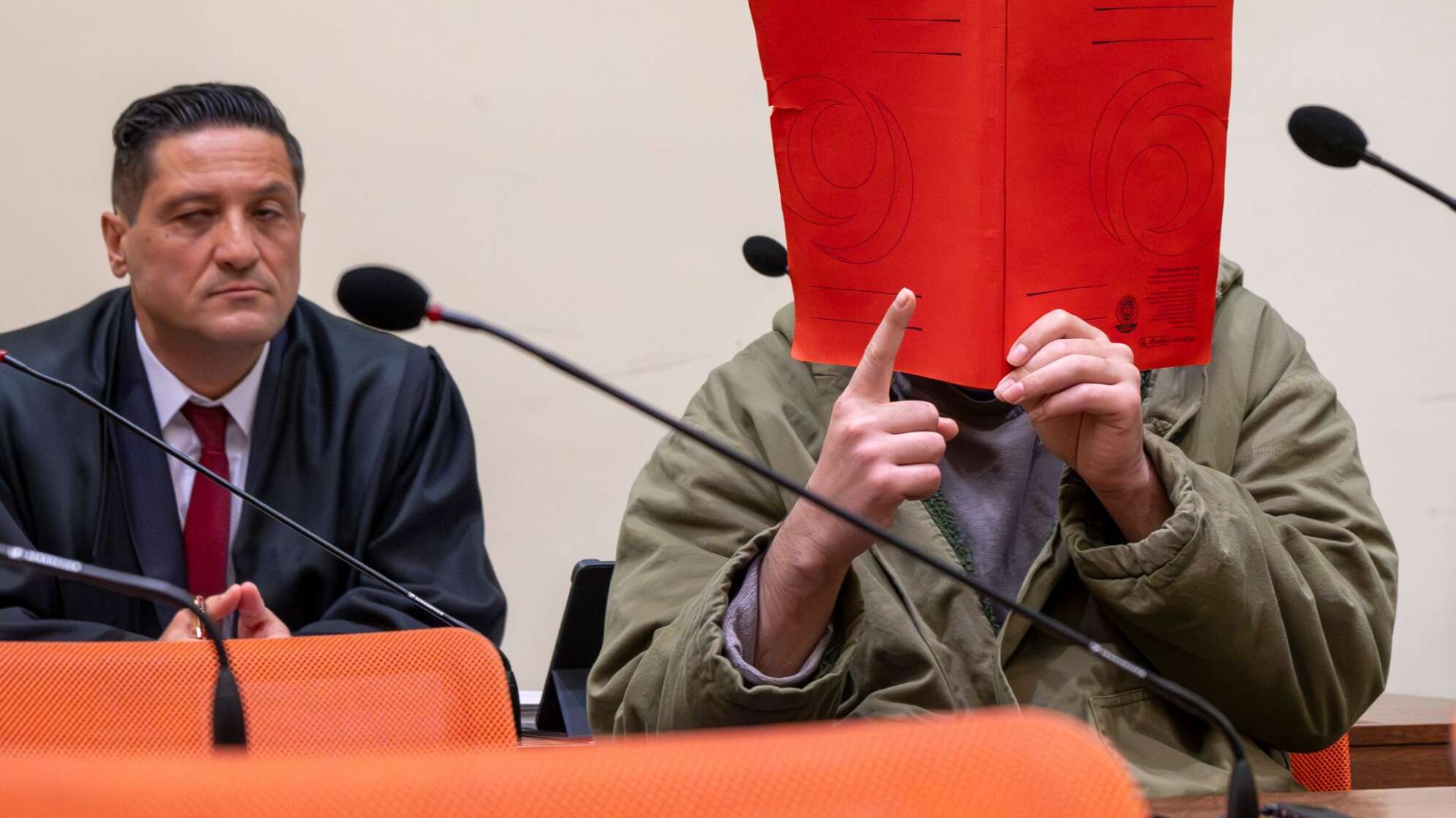 Prozessbeginn wegen Auto-Anschlag auf eine Demonstration