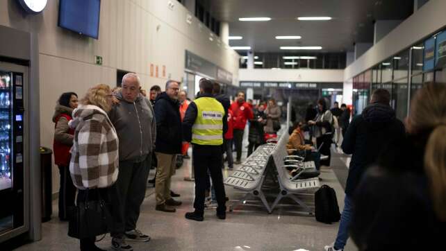 Zugunglück in Spanien gibt Rätsel auf - mindestens 24 Tote