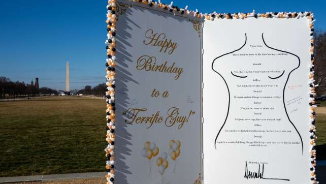 Gruppe erinnert in USA an heiklen Epstein-Geburtstagsgruß