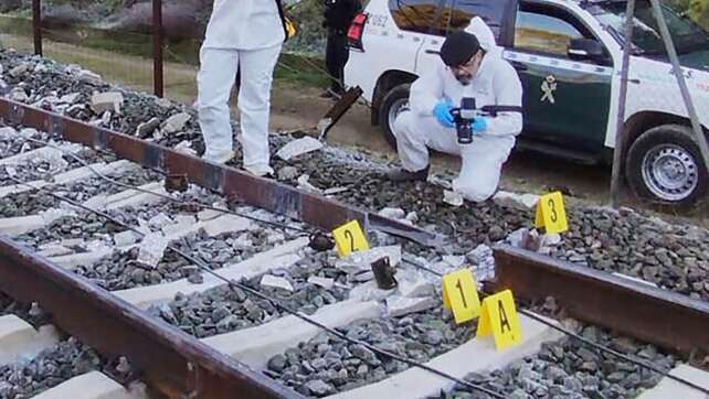 Behörden befürchten bis zu 43 Tote bei Zugunglück in Spanien