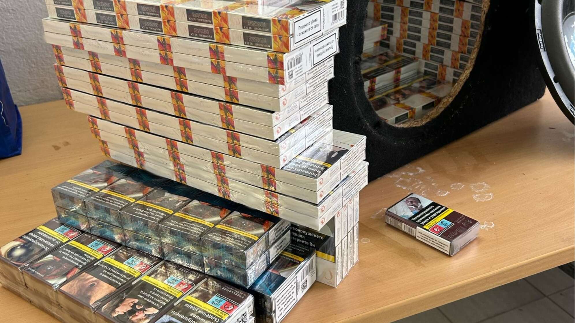 Zigarettenschmuggel im Lautsprecher