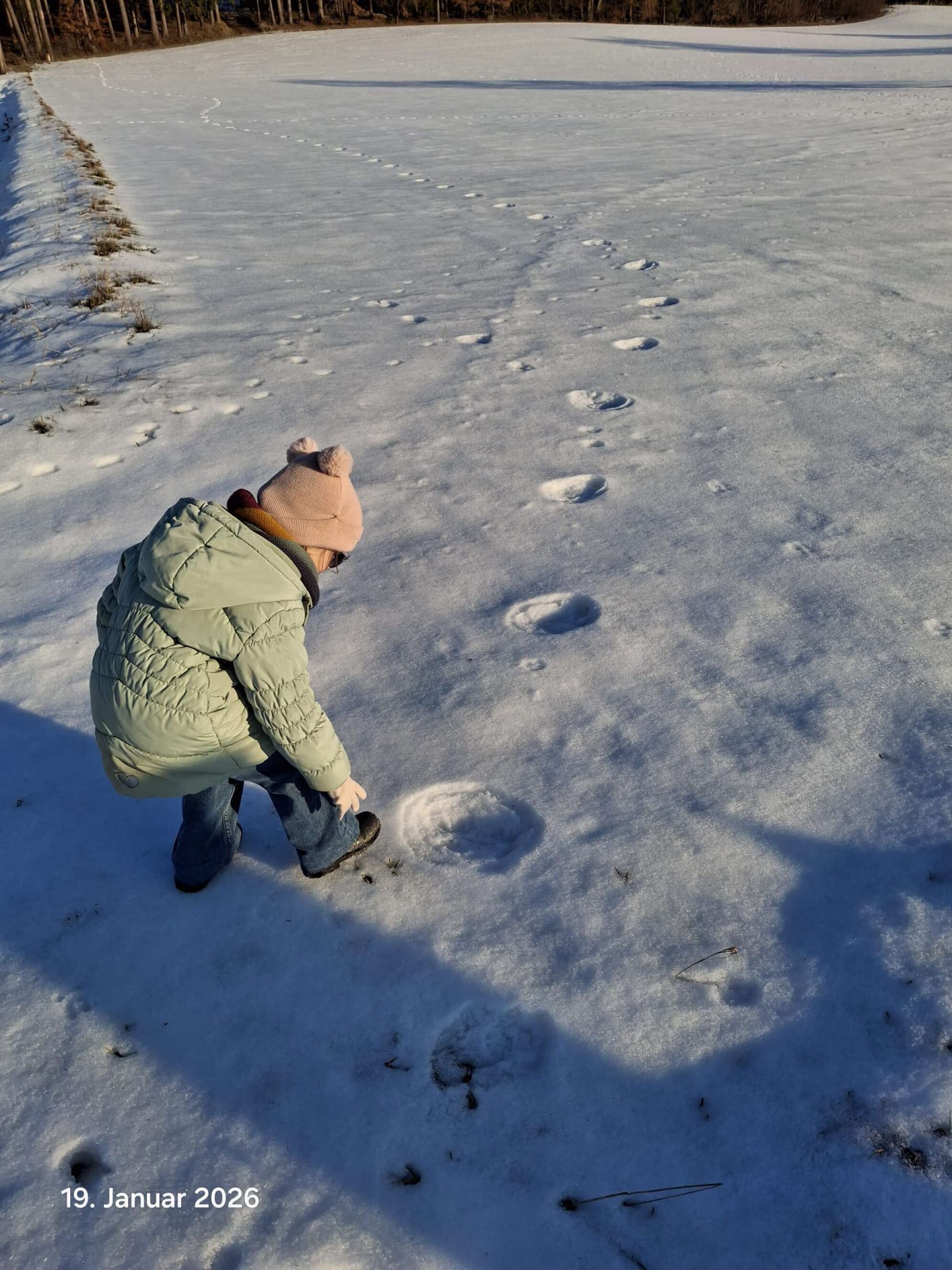 Seltsame Spuren im Schnee