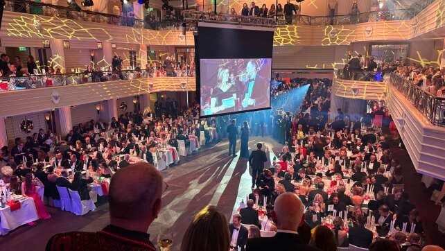 Ausgelassen feiern - auch in schwierigen Zeiten