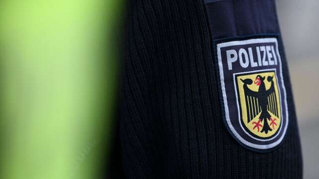 Mann soll Frau in Partyzug sexuell belästigt haben